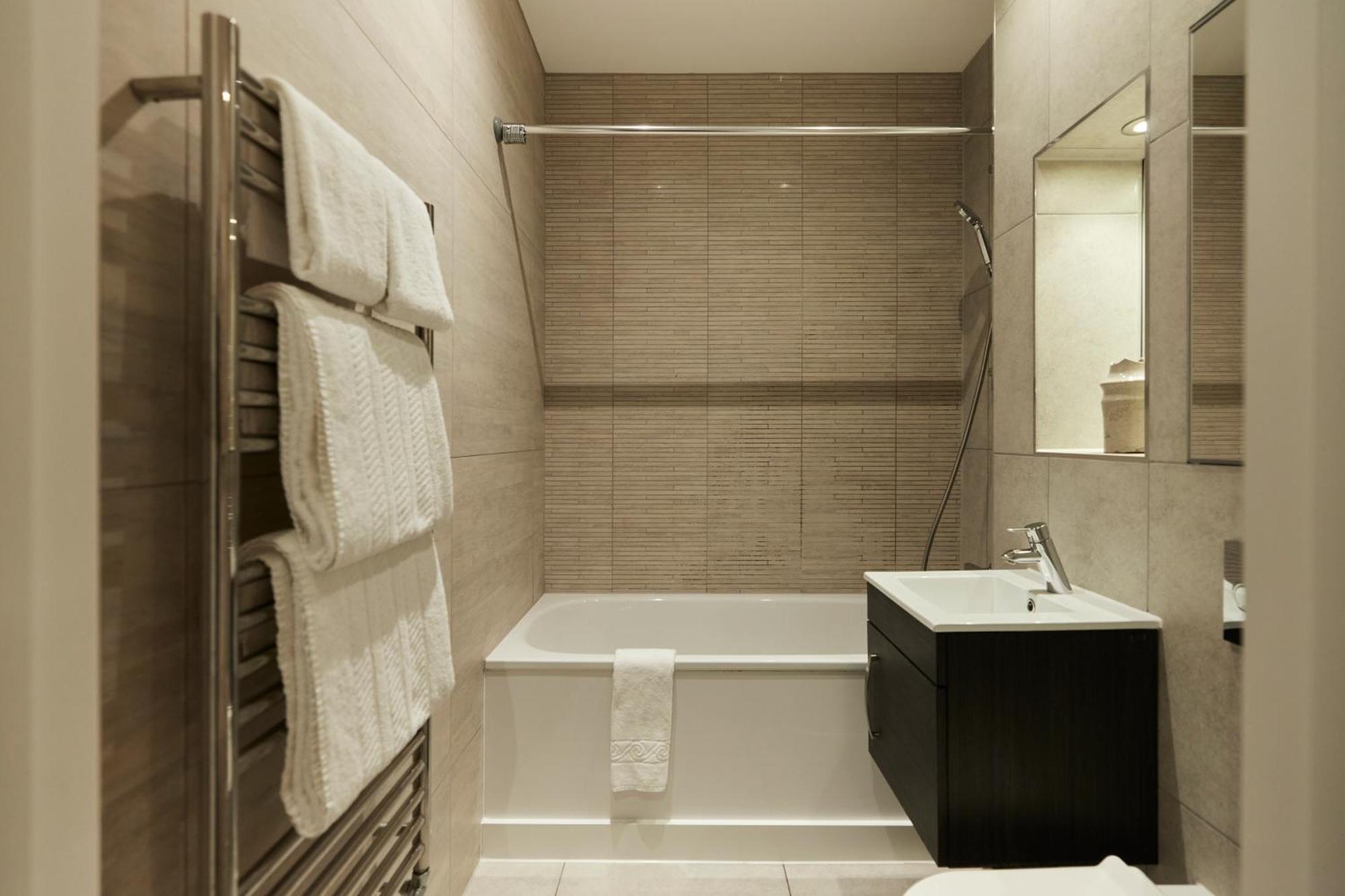 The Harlesden Escape - Spacious 3bdr Flat With Balcony Appartamento *